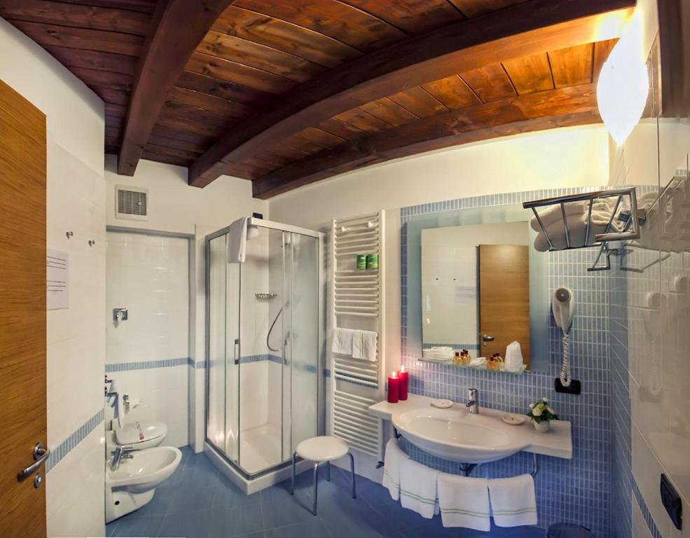 Koupelna v ubytování Albergo Antica Corte Marchesini