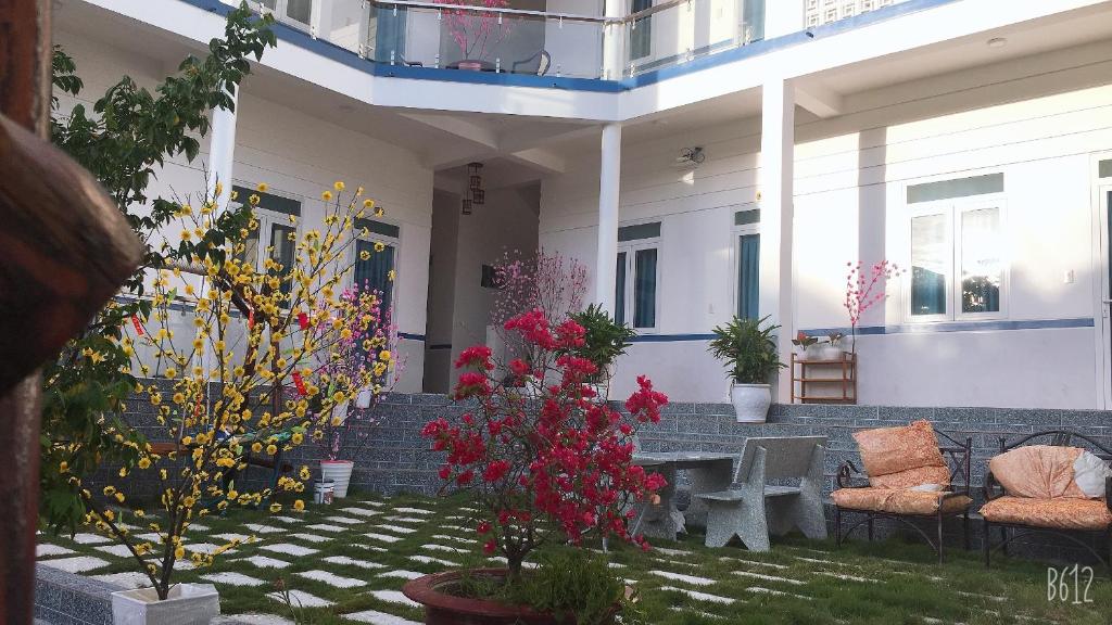 Vườn quanh Minh Khoi Guest House
