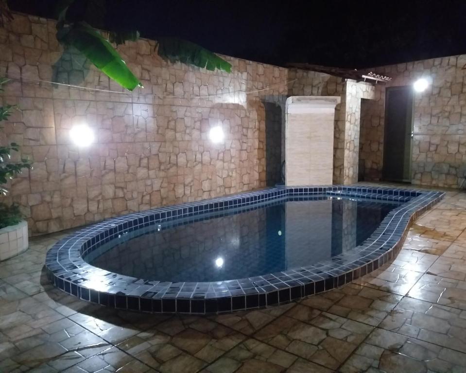  CASA COM PISCINA PARA 6