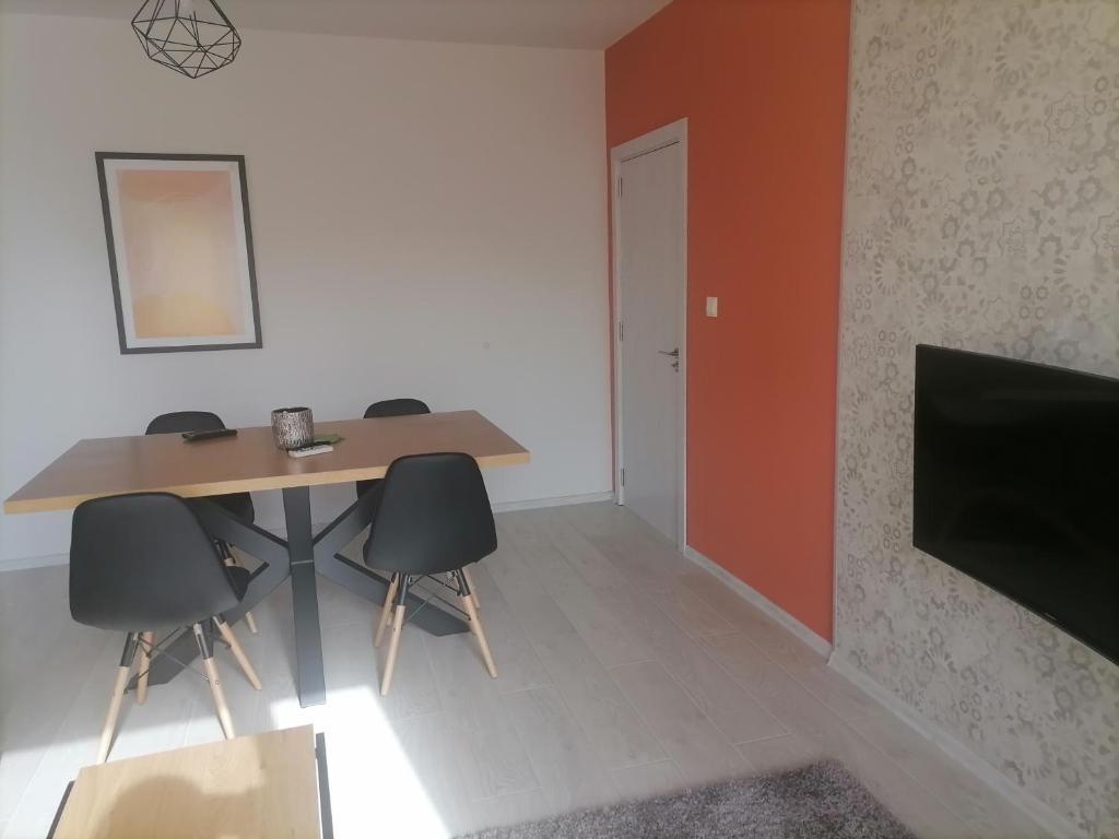A television and/or entertainment center at Apartament Provence