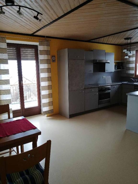 Kuchyň nebo kuchyňský kout v ubytování Ferienwohnung Reitinger