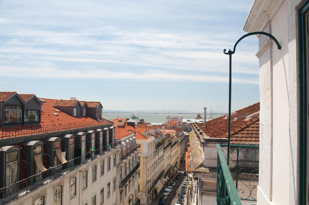Un balcón o terraza de Lisbon Charming Apartments - Chiado