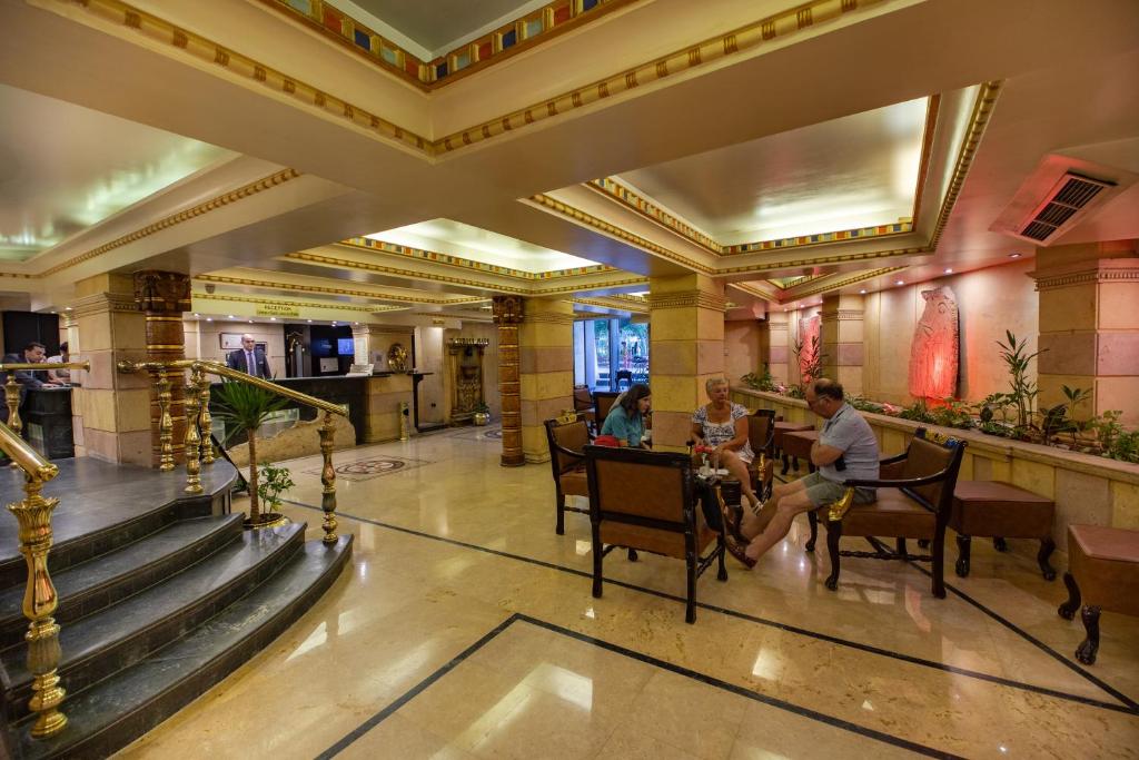 Posezení v ubytování Zayed Hotel