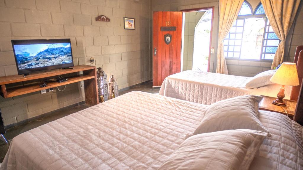  Pousada Camelot Inn