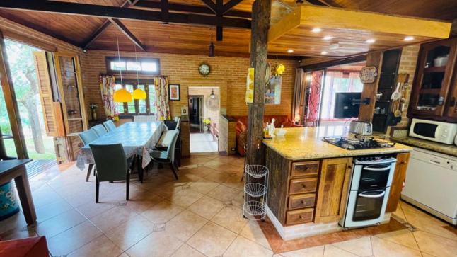  Linda chácara em S. Roque/SP 6.000m2 Alto Padrão