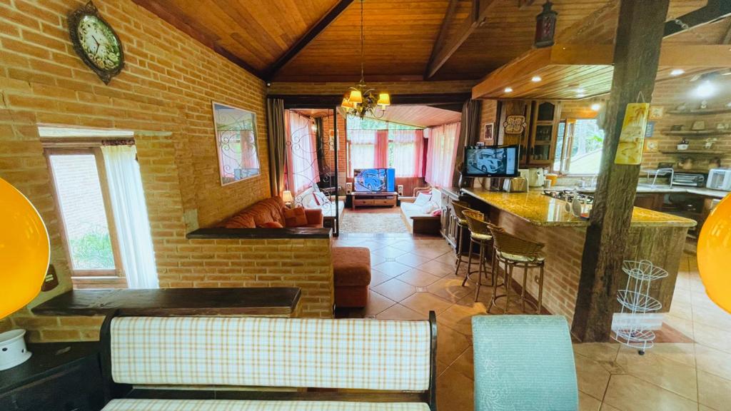  Linda chácara em S. Roque/SP 6.000m2 Alto Padrão