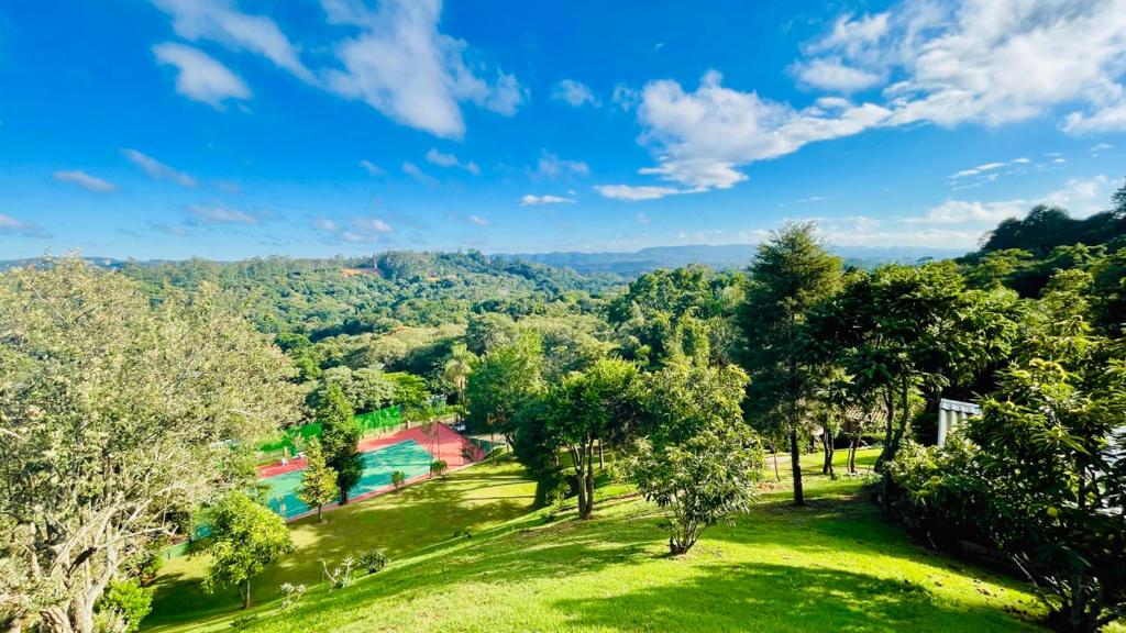  Linda chácara em S. Roque/SP 6.000m2 Alto Padrão