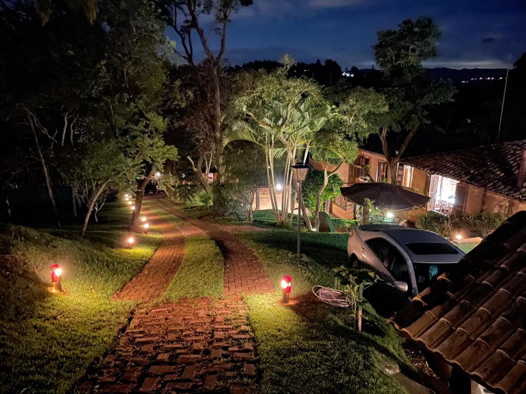  Linda chácara em S. Roque/SP 6.000m2 Alto Padrão