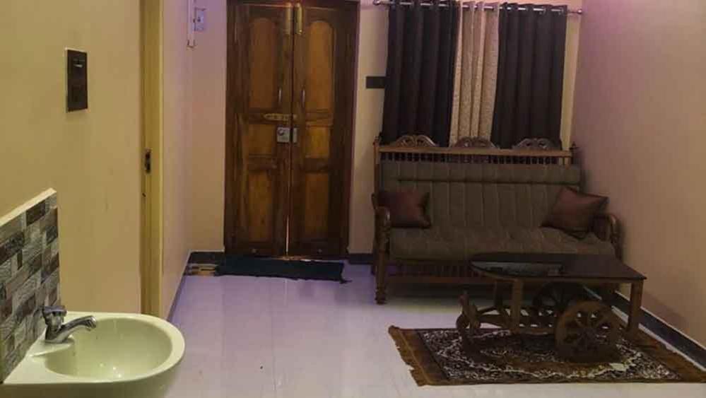Sri Ram Guest House - Mayiladuthurai - Casa Con Una Camera Da Letto