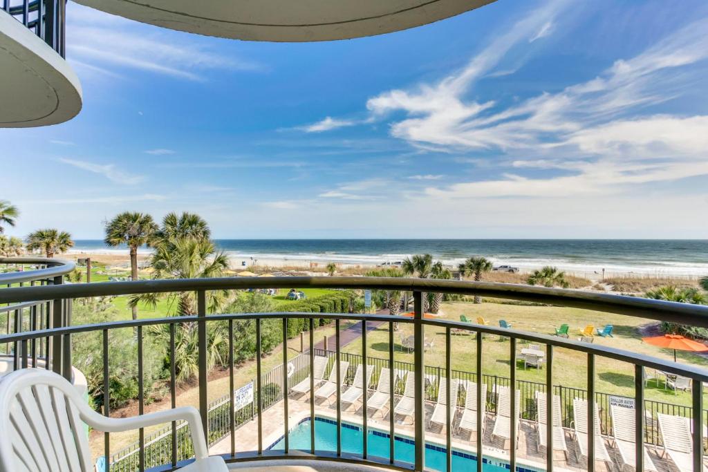 Hosteeva Oceanview Condo at Meridian Plaza