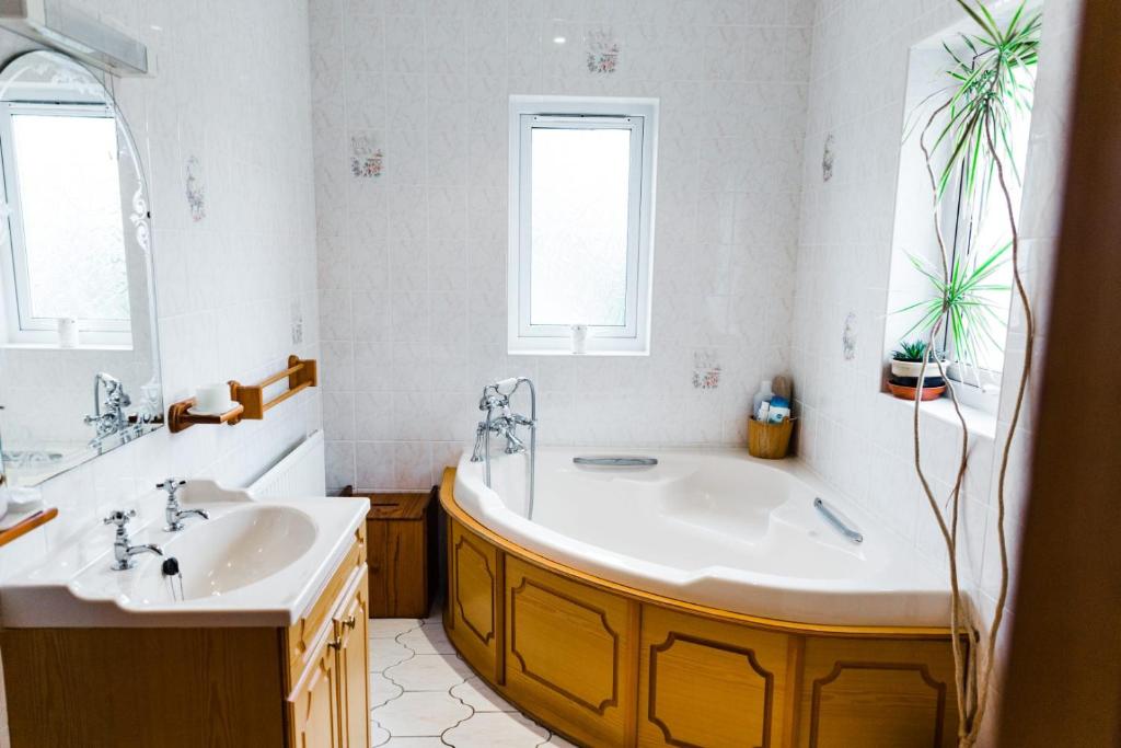 Pentigili - Twin Room With Private Bathroom