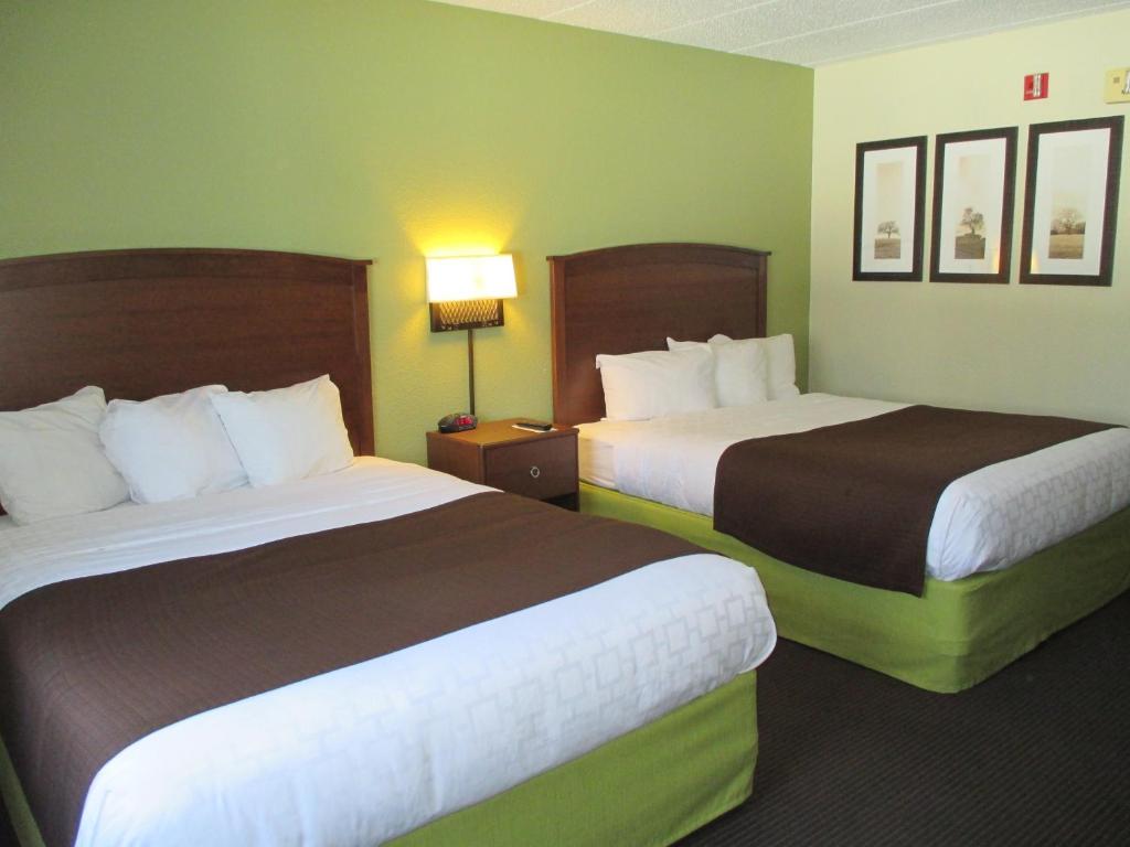Cobblestone Hotel & Suites - Wisconsin Rapids - 