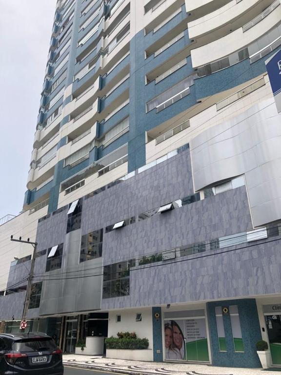  Quadra do mar a poucos metros da Roda Gigante