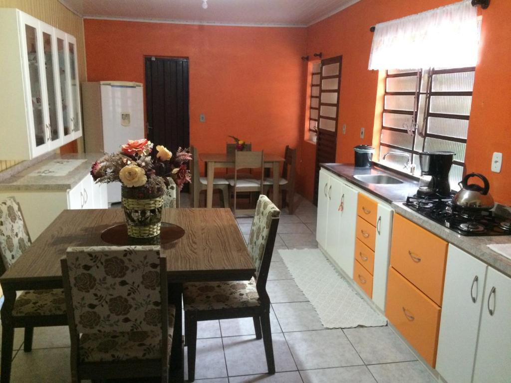 BROCKER HOSTEL POUSADA