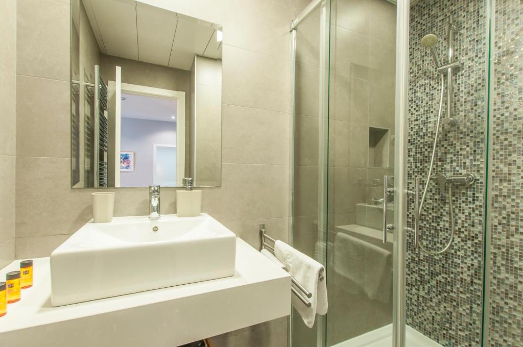 Arenal Suites Puerta del Sol - 11