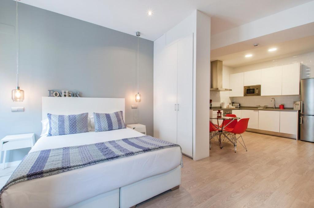 Arenal Suites Puerta del Sol - 3