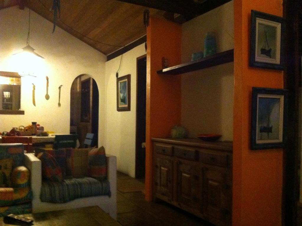  Casa plana com 4 quartos e piscina em Arraial do Cabo