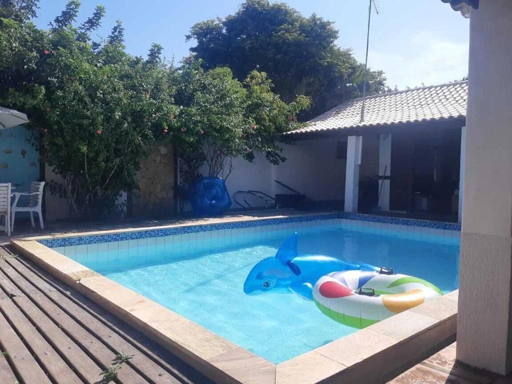  Casa plana com 4 quartos e piscina em Arraial do Cabo