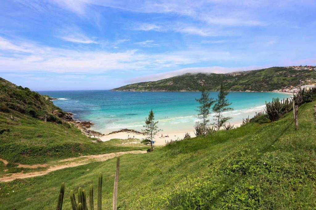  Casa plana com 4 quartos e piscina em Arraial do Cabo
