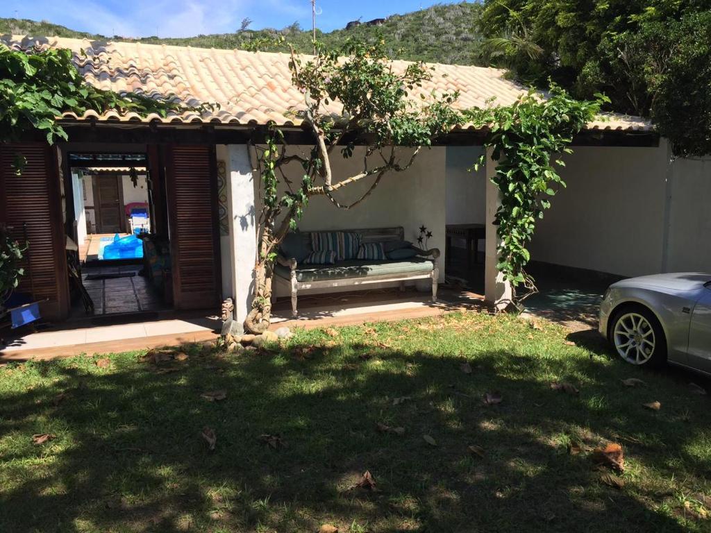  Casa plana com 4 quartos e piscina em Arraial do Cabo