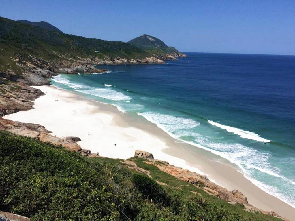  Casa plana com 4 quartos e piscina em Arraial do Cabo