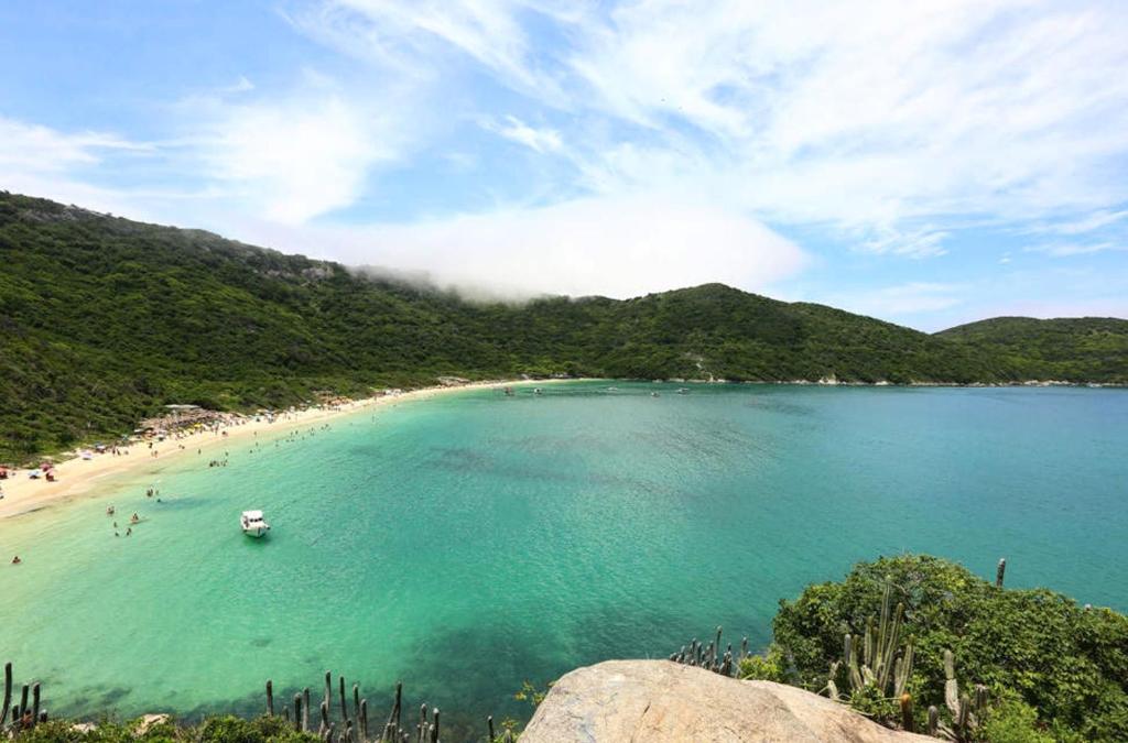  Casa plana com 4 quartos e piscina em Arraial do Cabo