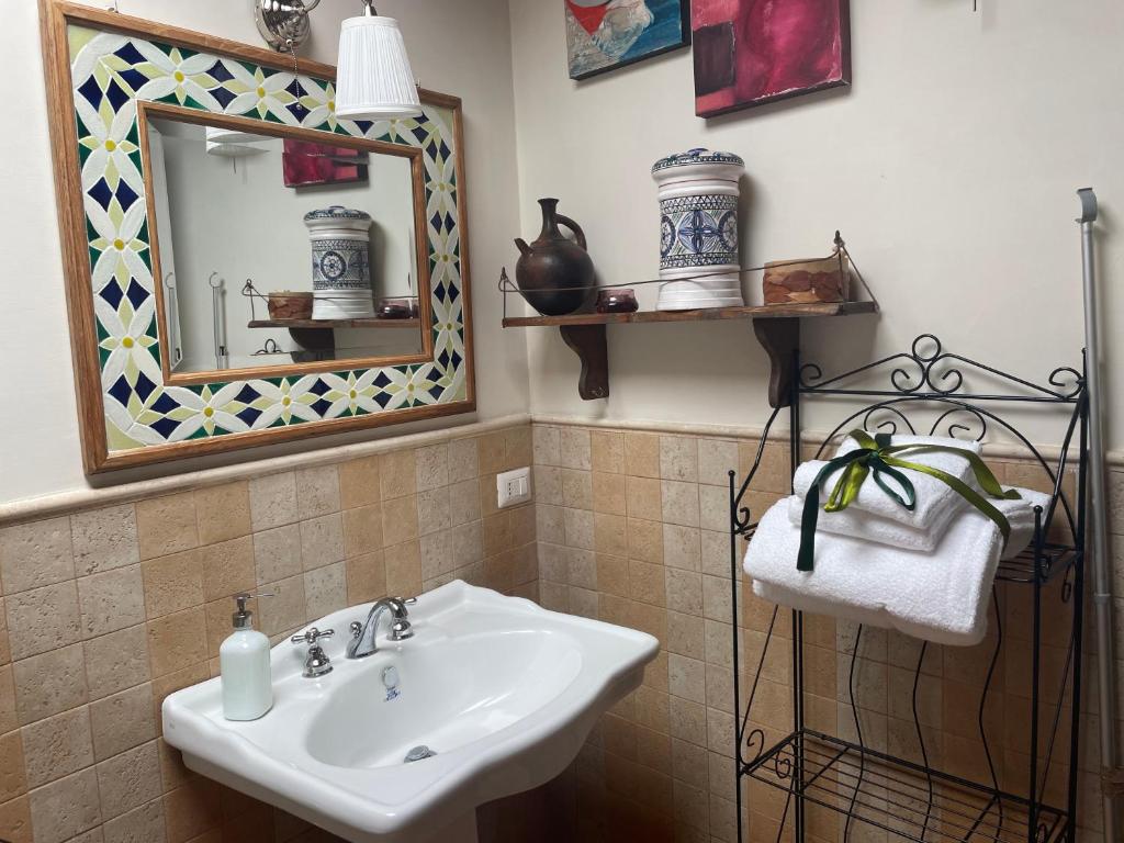 quadri-bagno-11  Bathroom wall decor, House interior, Home decor