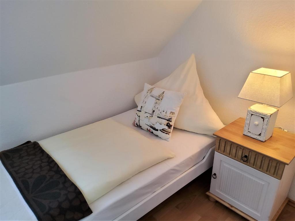 Landhotel garni zur Linde - Familienzimmer Mit Gartenansicht