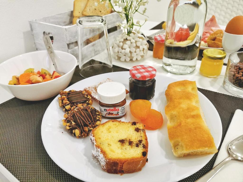 Jedlo v ubytovaní bed & breakfast alebo blízkom okolí