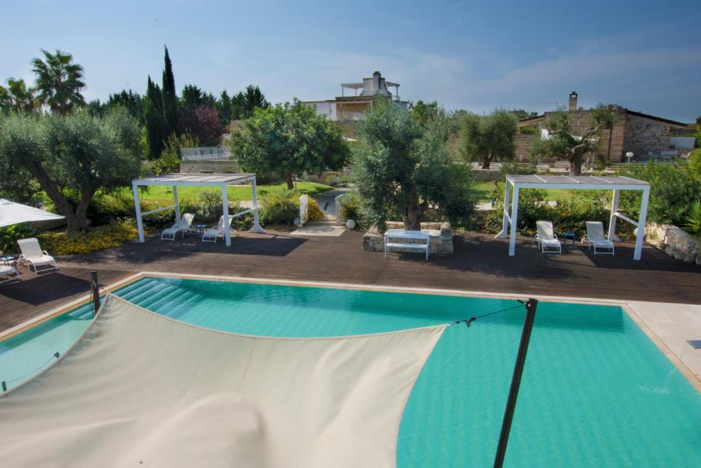 Bazén v ubytování Masseria La Tofala benessere & SPA nebo v jeho okolí