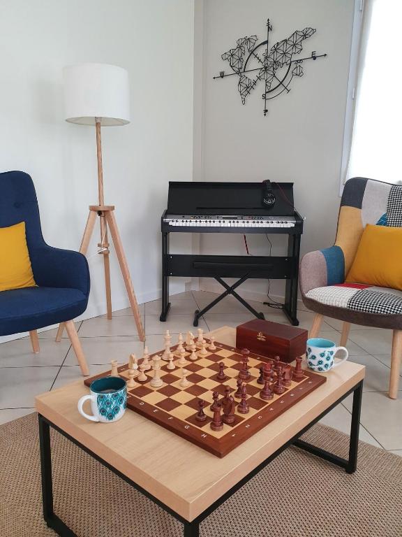 LA MARINA-Center-Parking-StationtoParis - Double Room