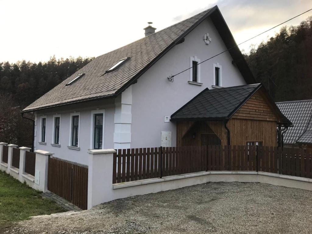 Budova, kde se prázdninový dům nachází