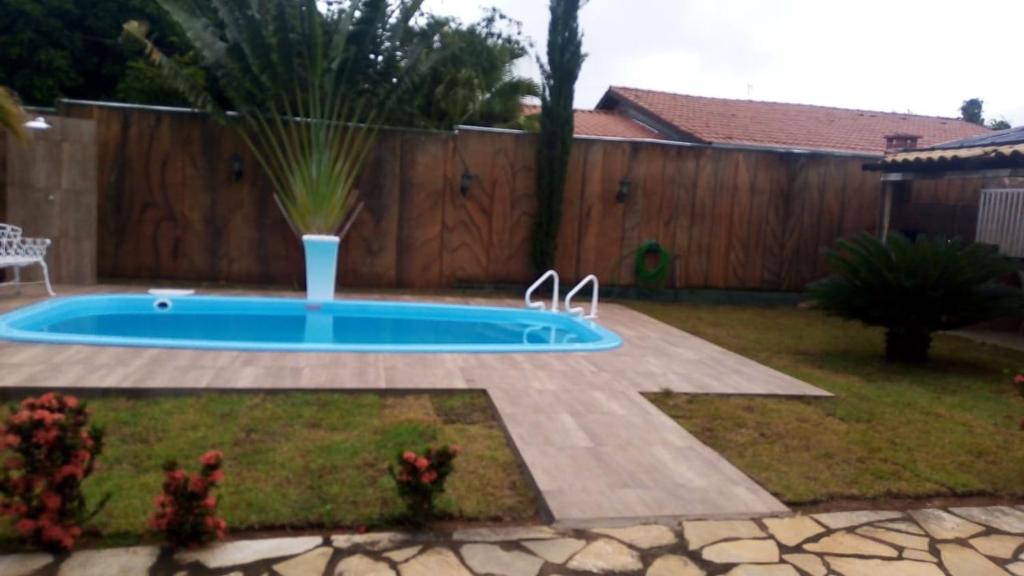  Casa confortável com piscina