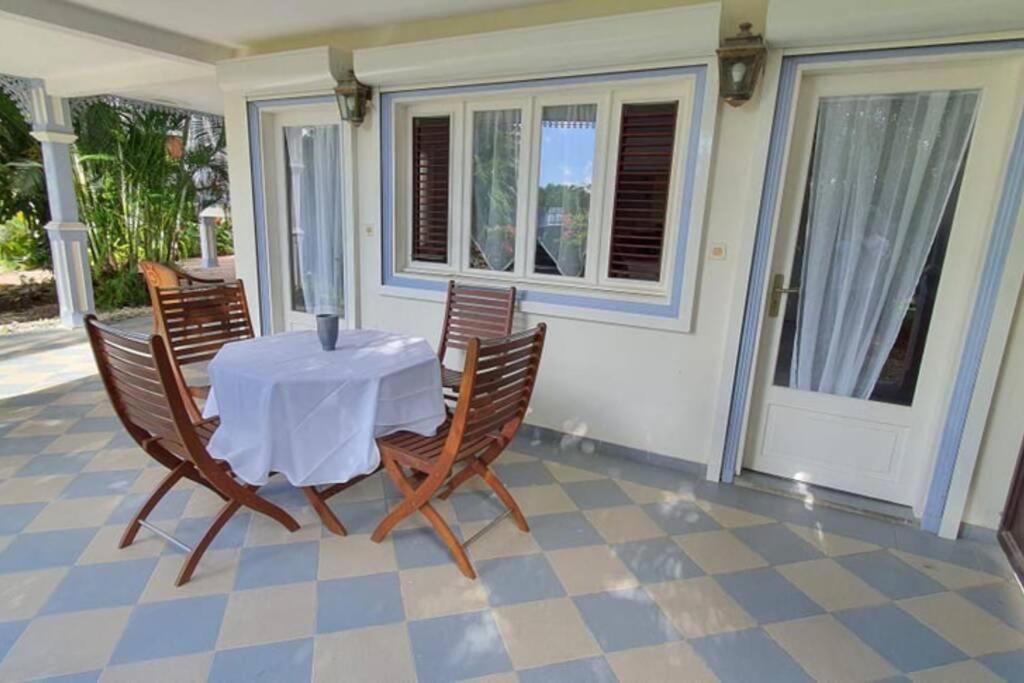 Balkón nebo terasa v ubytování Grand studio Tropical idéalement situé, jardin et piscine
