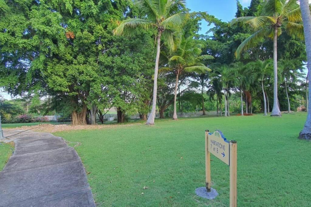 Zahrada ubytování Grand studio Tropical idéalement situé, jardin et piscine