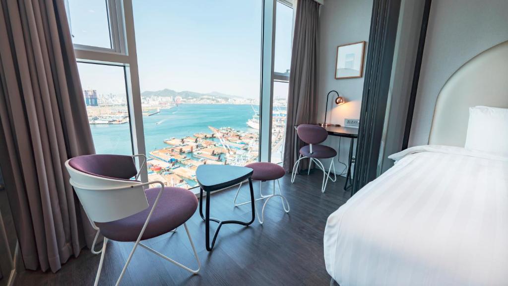 Lavalse Hotel - Drievoudige Kamer Met Uitzicht Op Zee