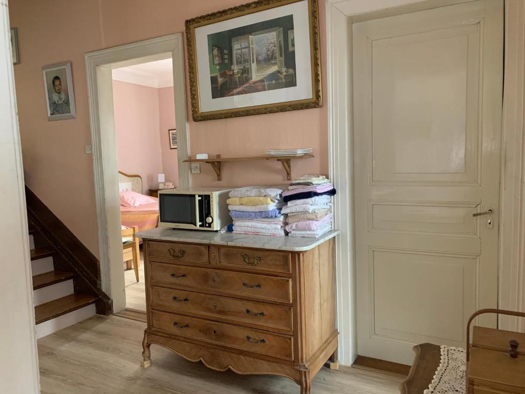 Chambre Gentiane 2 à 3 personnes wifi sdb partagée – photo 13
