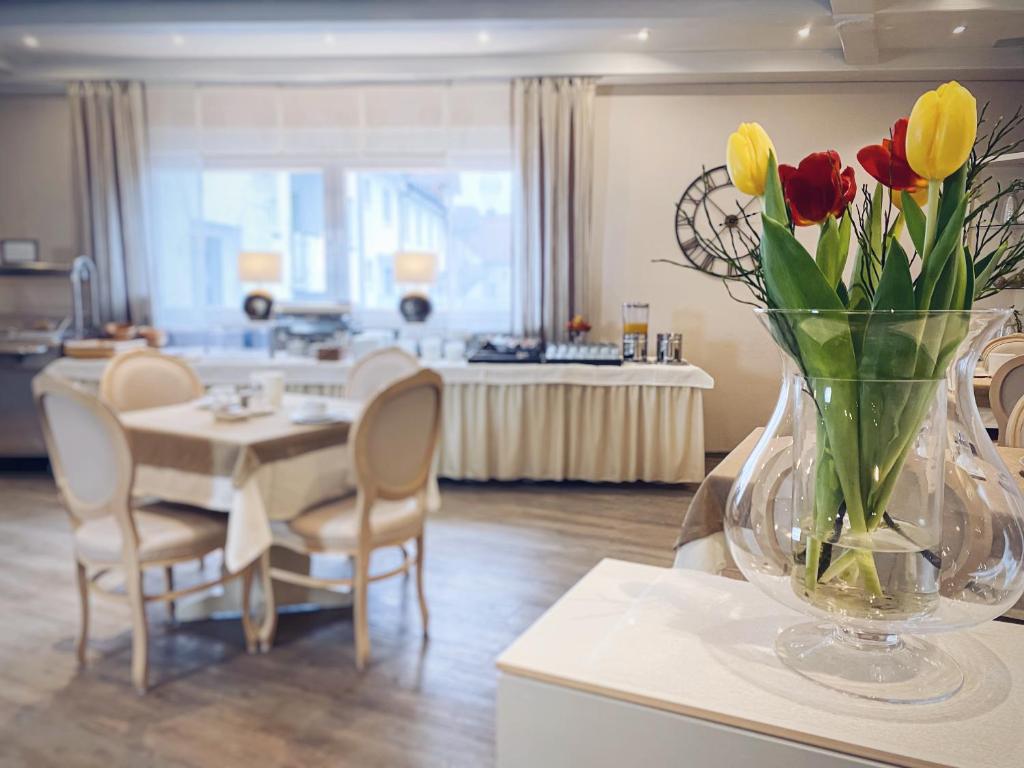 Fotografie z fotogalerie ubytování Hotel Restaurant Alt Pirmasens v destinaci Pirmasens