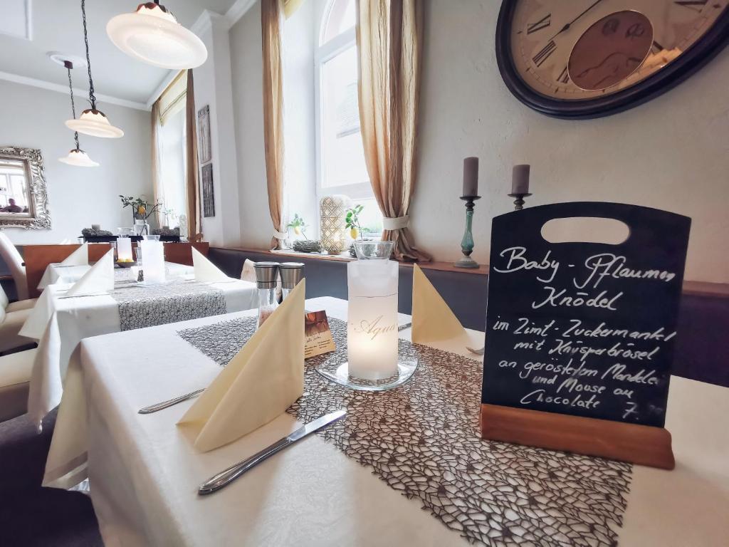 Posezení v ubytování Hotel Restaurant Alt Pirmasens