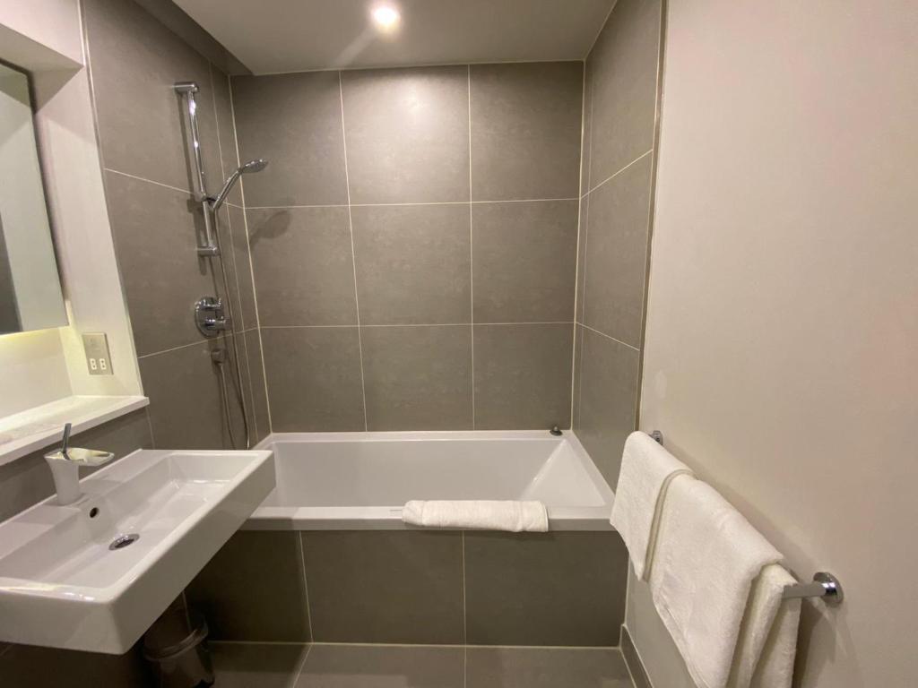 Axiom Park Hotel - Executive Twin Studio