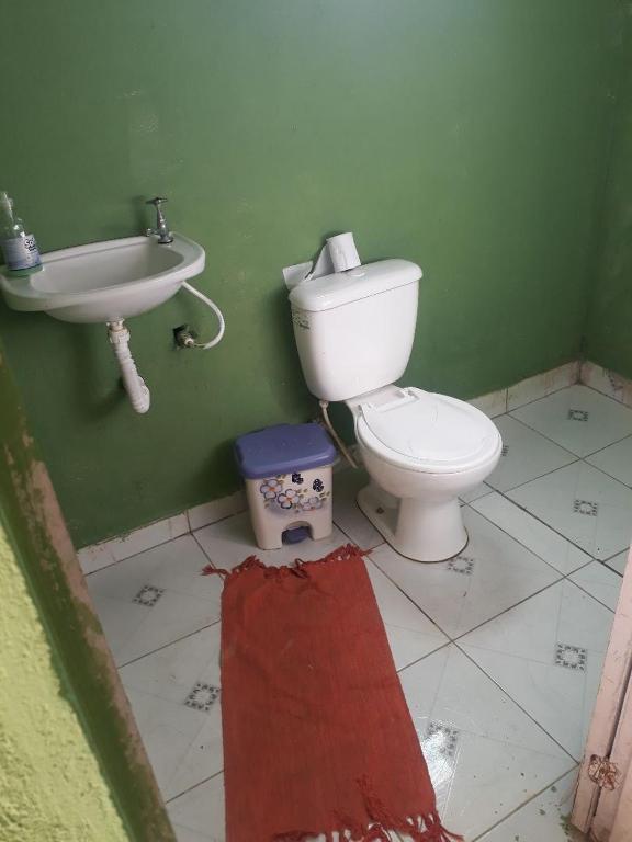  Casa simples de interior em sítio com internet
