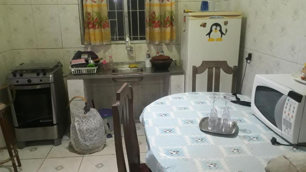  Casa simples de interior em sítio com internet