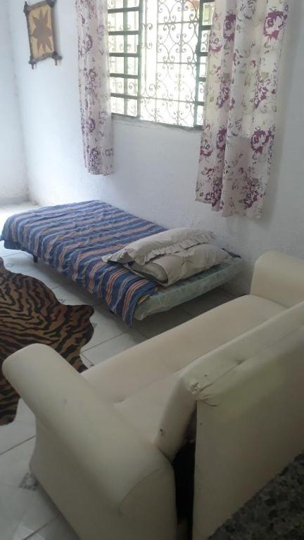  Casa simples de interior em sítio com internet