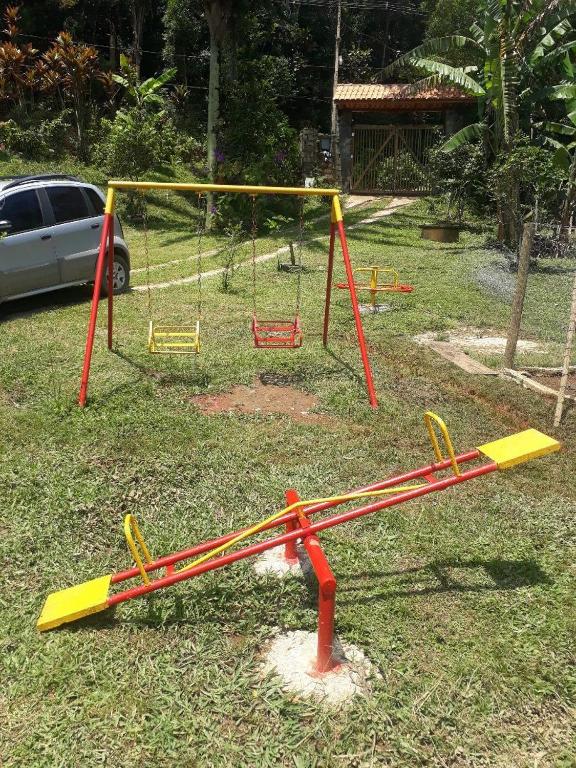  Casa simples de interior em sítio com internet