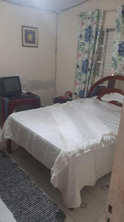  Casa simples de interior em sítio com internet
