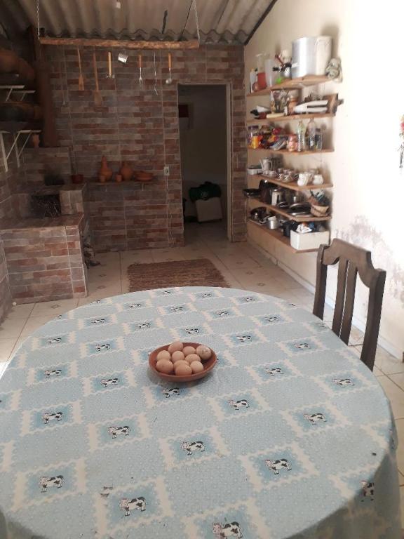  Casa simples de interior em sítio com internet