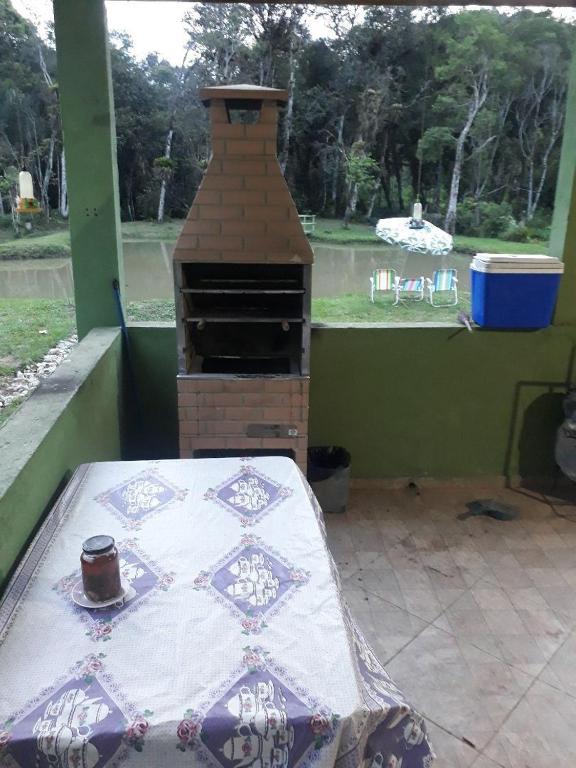  Casa simples de interior em sítio com internet