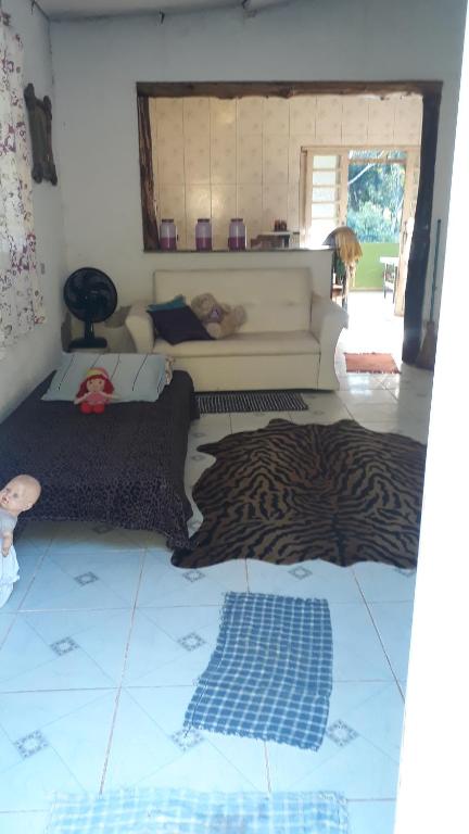  Casa simples de interior em sítio com internet
