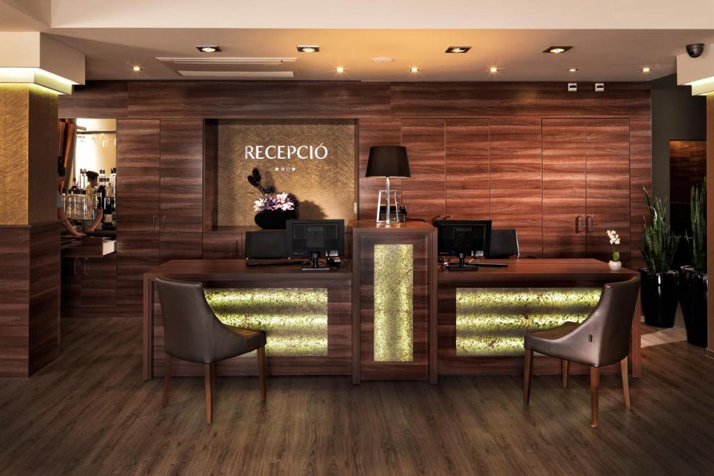Hol lub recepcja w obiekcie Barack Thermal Hotel and Spa