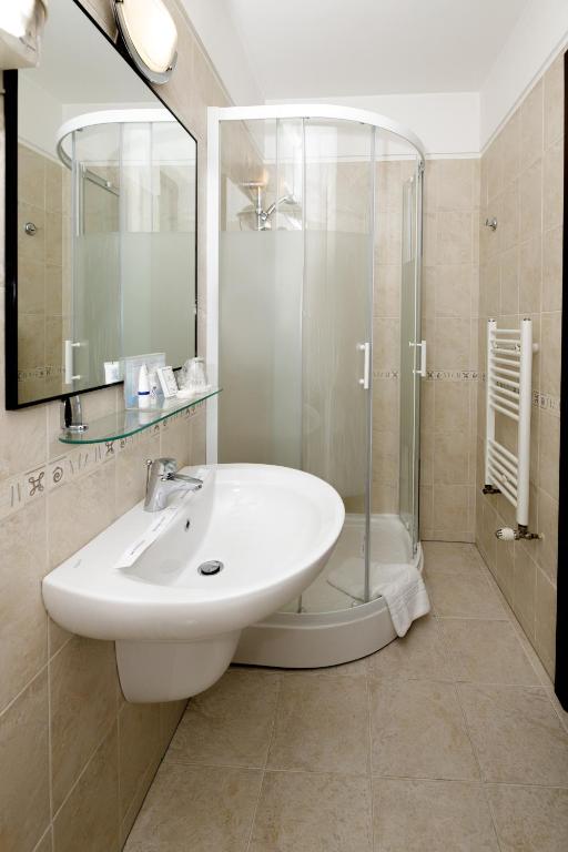 Atrium Hotel Ateneu City Center - Resim 6